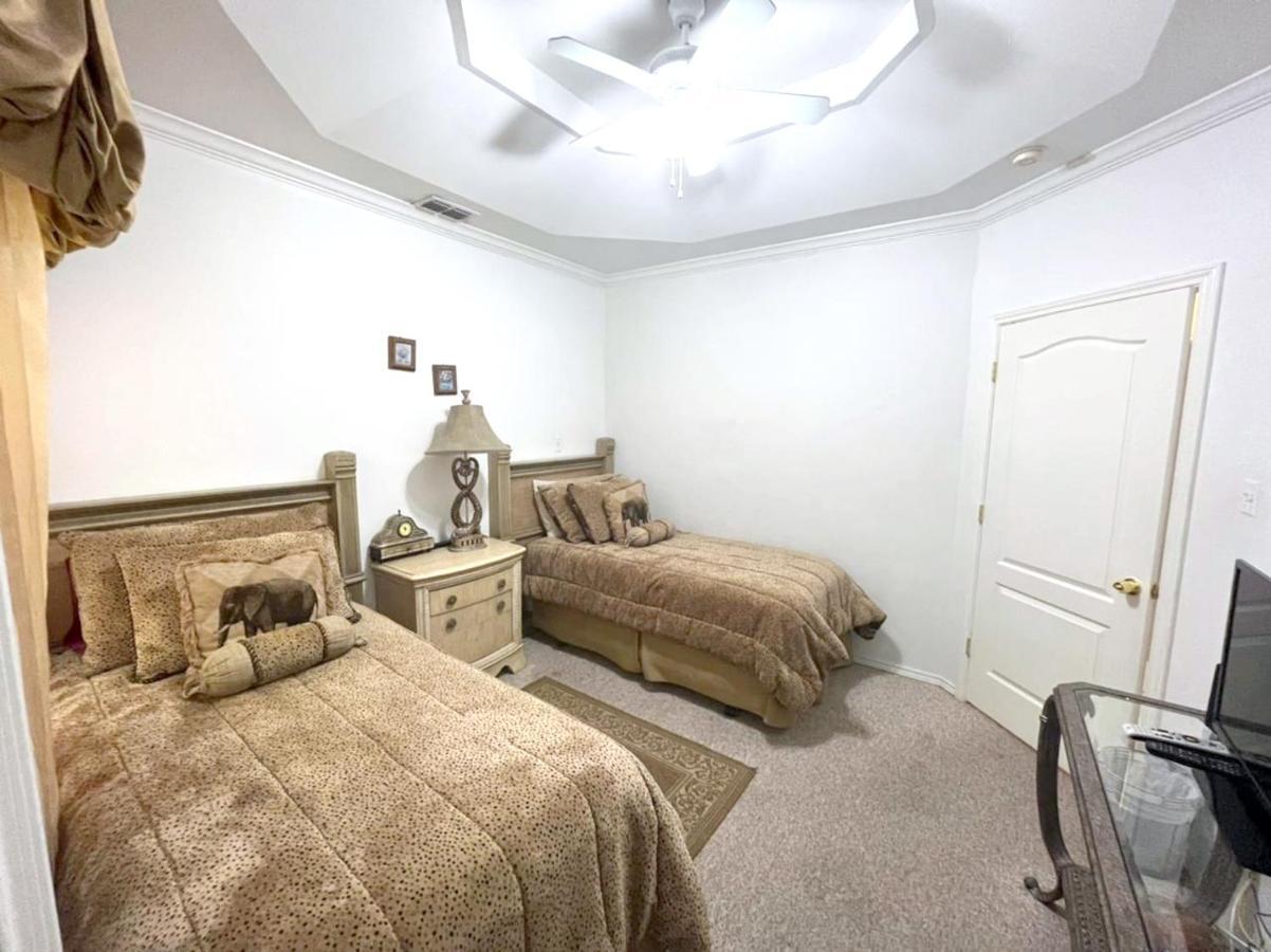 Beautifully Furnished 3Bd 2Br Pool Gated Condo In Mcallen, Tx ฟาร์ ภายนอก รูปภาพ